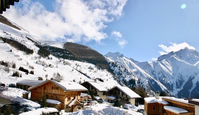Modern Apartment Les 2 Alpes, Panoramic Views Ski-in/out-lift 1min. Free Wi-fi.