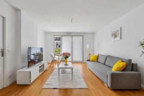 Modern Apartment with Free Garage