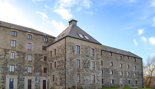 Modern apartment with stunning views over to Budle Bay and Holy Island.