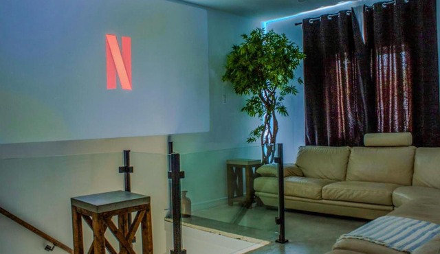 Modern Apartment - Home Theater and Premium Kitchen