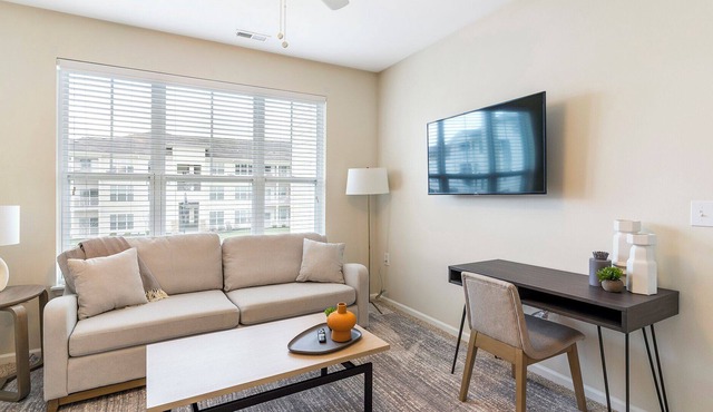 Modern Apartment in Prime Location (ID8982X42)