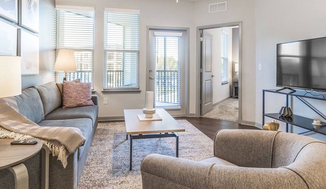 Modern Apartment in Prime Location (ID8935X42)