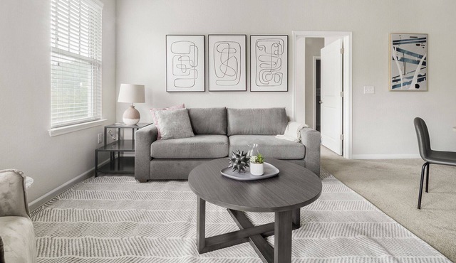 Modern Apartment in Prime Location (ID5679X21)