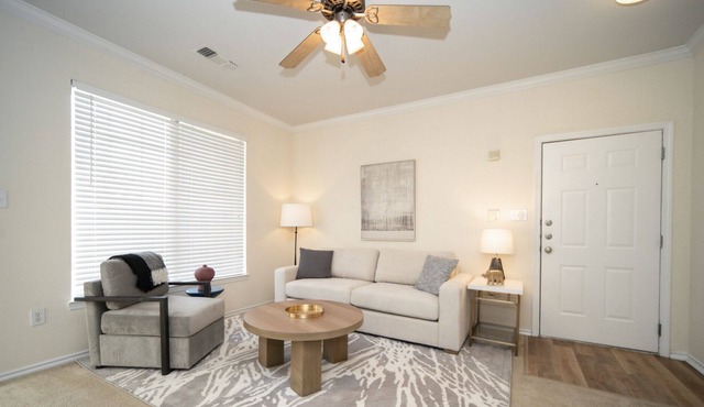 Modern Apartment in Prime Location (ID7083X61)