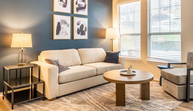 Modern Apartment in Prime Location (ID6811X69)