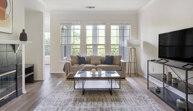 Modern Apartment in Prime Location (ID1371X699)