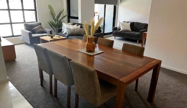 Modern apartment in central Geelong!