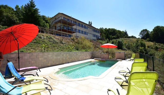 Modern apartment in Cuzy with a shared pool