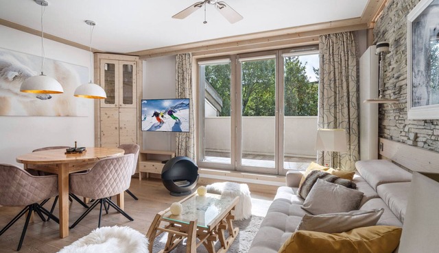 Modern apartment in Courchevel center with parking and wifi