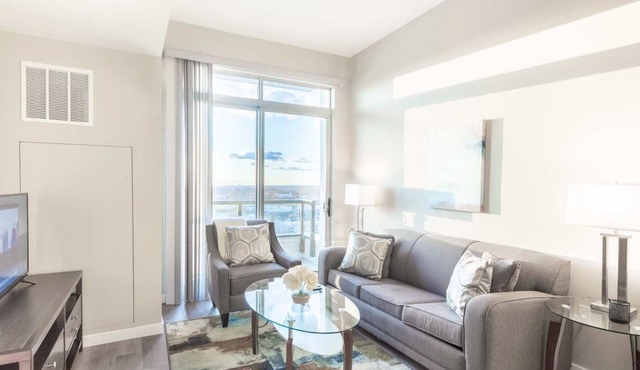 Modern Apartment In Harbor Point