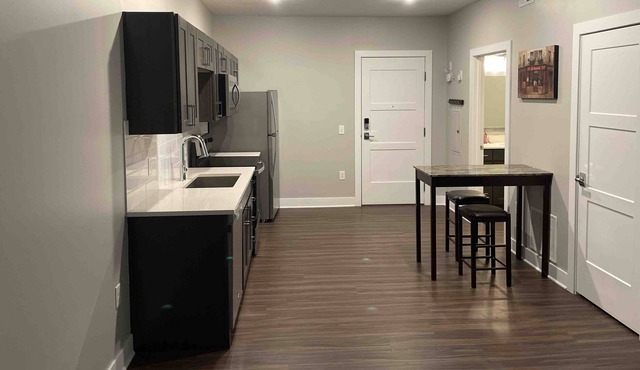 Modern Apartment In Heart Of Columbus/Near High Street/And Ohio State