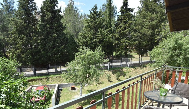 Modern Apartment in Knin with Garden