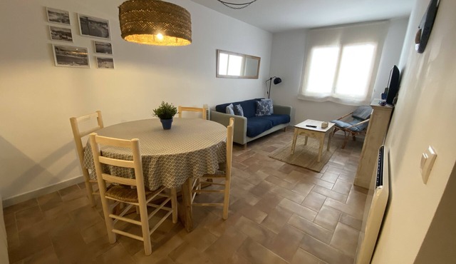 Modern apartment in Llafranc with A/C. No view