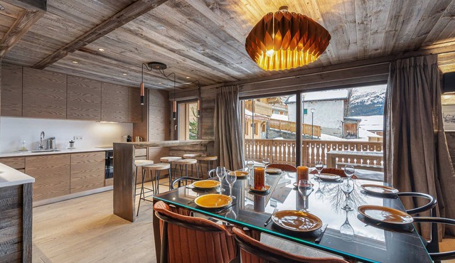 Modern apartment in Méribel with private parking, near slopes for 8 people