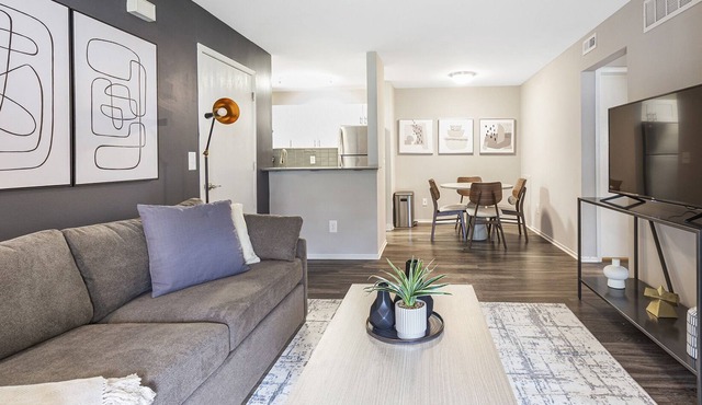 Modern Apartment in Prime Location (ID9939X41)