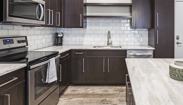 Modern Apartment in Prime Location (ID9659X91)