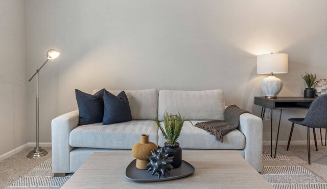 Modern Apartment in Prime Location (ID8418X83)