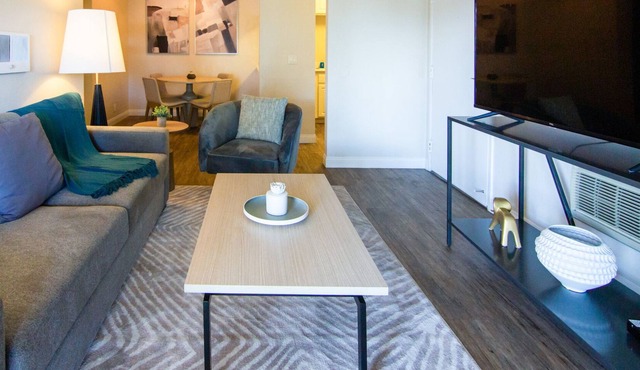 Modern Apartment in Prime Location (ID7444X46)