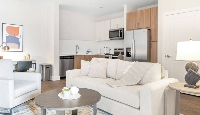 Modern Apartment in Prime Location (ID8930X28)