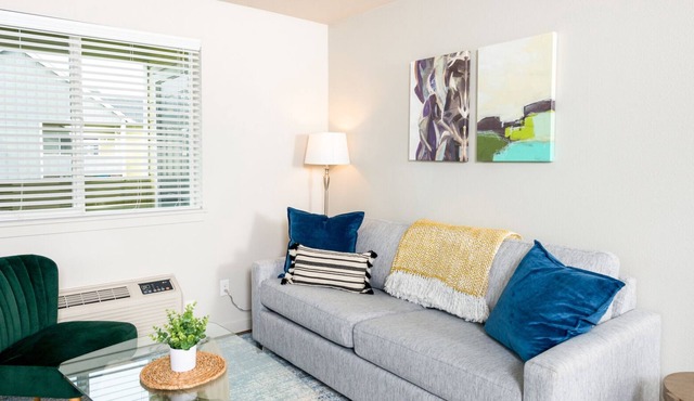 Modern Apartment in Prime Location (ID4516)