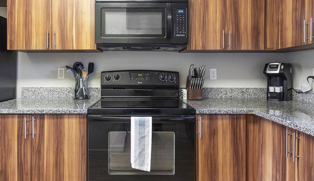 Modern Apartment in Prime Location (ID7205X60)