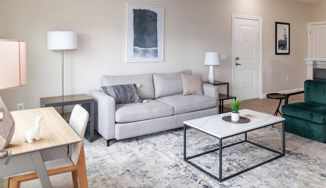 Modern Apartment in Prime Location (ID5458)