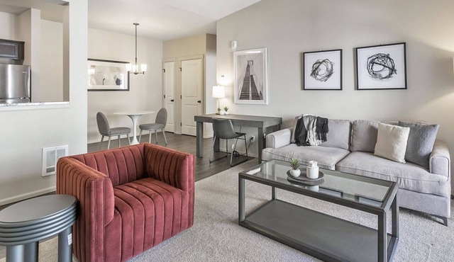 Modern Apartment in Prime Location (ID5933X36)