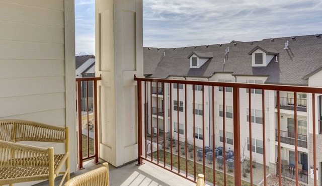 Modern Apartment in Prime Location (ID6610)