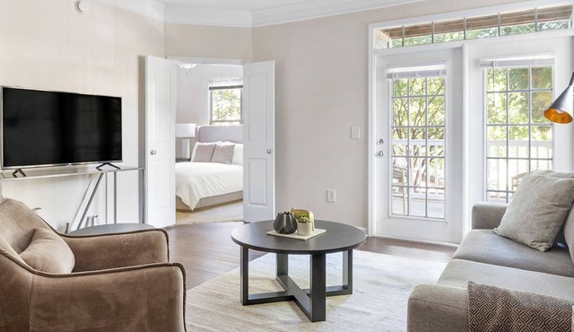 Modern Apartment in Prime Location (ID1216X611)