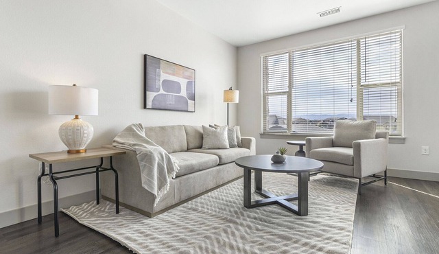 Modern Apartment in Prime Location (ID8582X12)