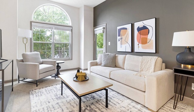 Modern Apartment in Prime Location (ID5620X67)