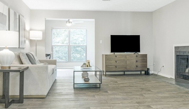 Modern Apartment in Prime Location (ID9232X12)