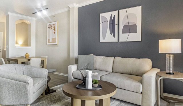 Modern Apartment in Prime Location (ID6329X47)