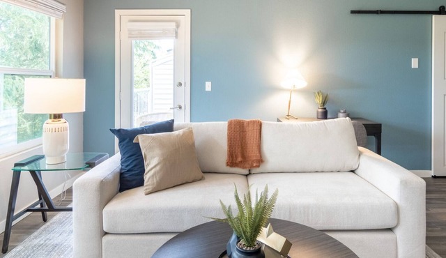 Modern Apartment in Prime Location (ID9692X16)