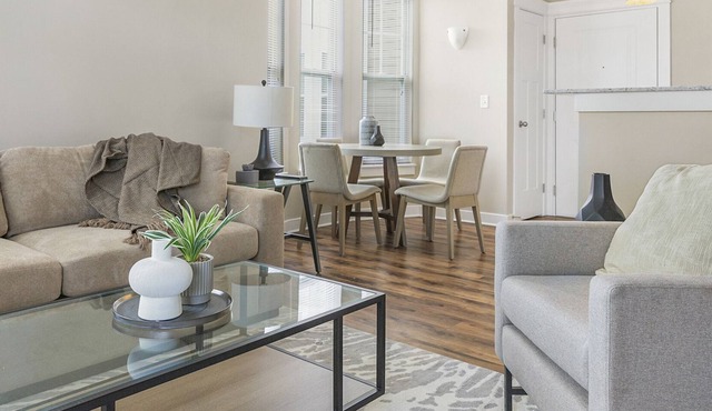 Modern Apartment in Prime Location (ID9437X39)