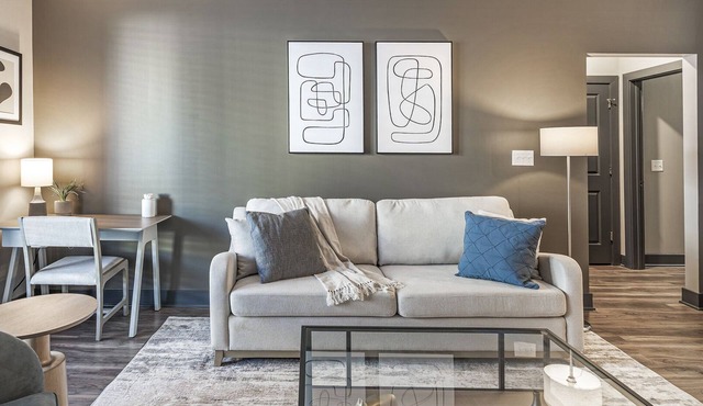 Modern Apartment in Prime Location (ID8716X13)