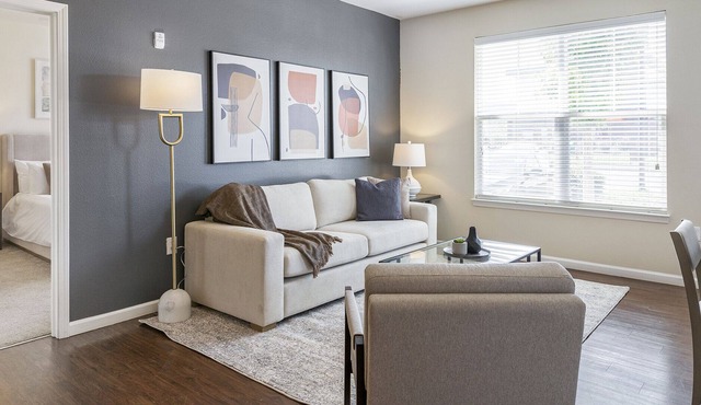 Modern Apartment in Prime Location (ID1196X495)