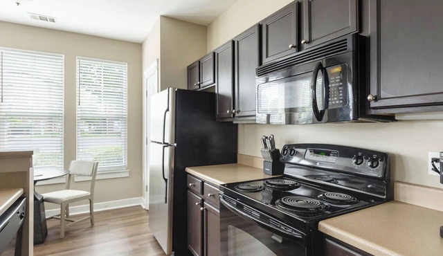 Modern Apartment in Prime Location (ID1381X280)