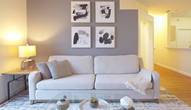 Modern Apartment in Prime Location (ID7986X22)