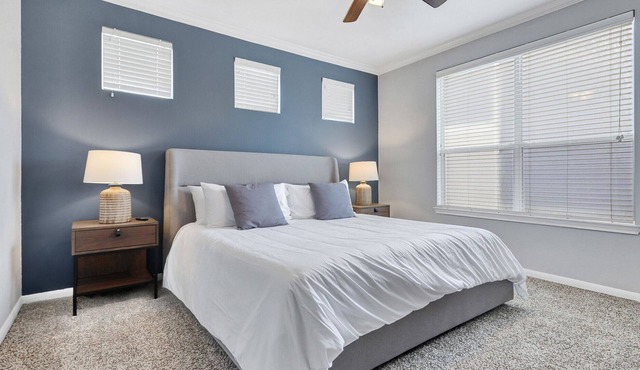 Modern Apartment in Prime Location (ID7974X08)