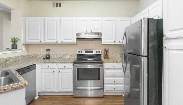 Modern Apartment in Prime Location (ID9507X17)