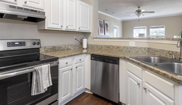Modern Apartment in Prime Location (ID6658X24)