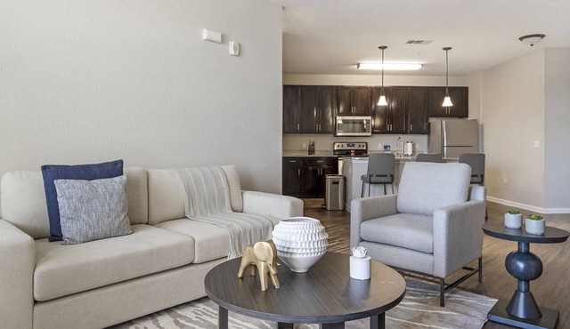 Modern Apartment in Prime Location (ID1192X099)