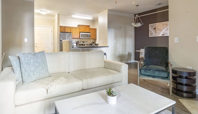 Modern Apartment in Prime Location (ID1189X390)