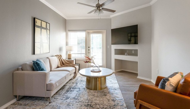 Modern Apartment in Prime Location (ID1747)