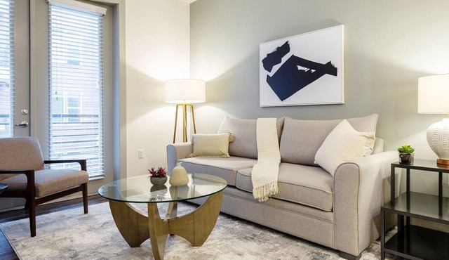 Modern Apartment in Prime Location (ID4422X32)