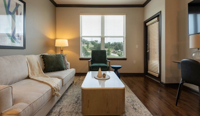 Modern Apartment in Prime Location (ID3752X32)