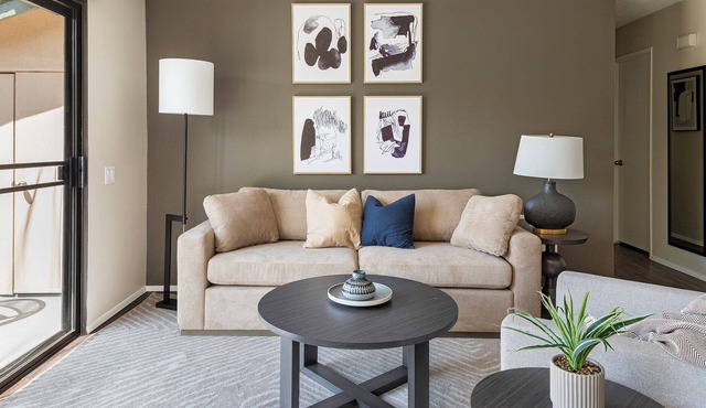 Modern Apartment in Prime Location (ID1014X289)