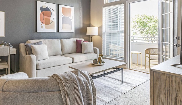 Modern Apartment in Prime Location (ID9979X33)