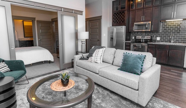 Modern Apartment in Prime Location (ID2255)